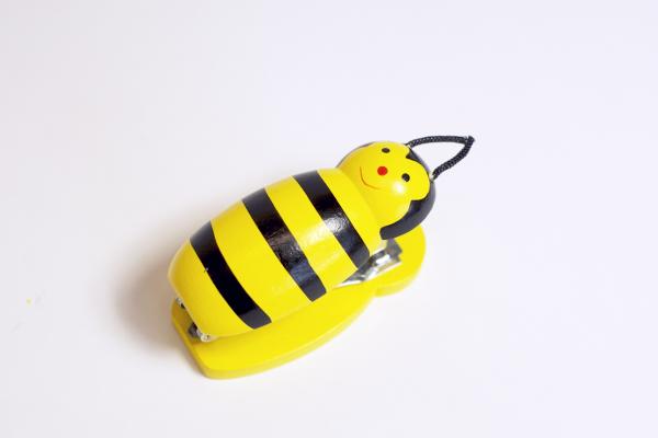 Nietmachine met bij